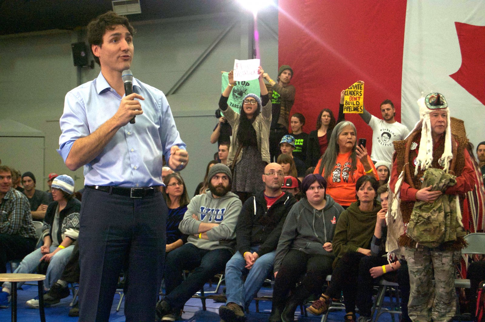 020218-en-trudeau-nanaimo.jpg