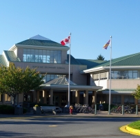 参观Nanaimo纳奈莫市著名的Dover Bay (多佛湾中学)